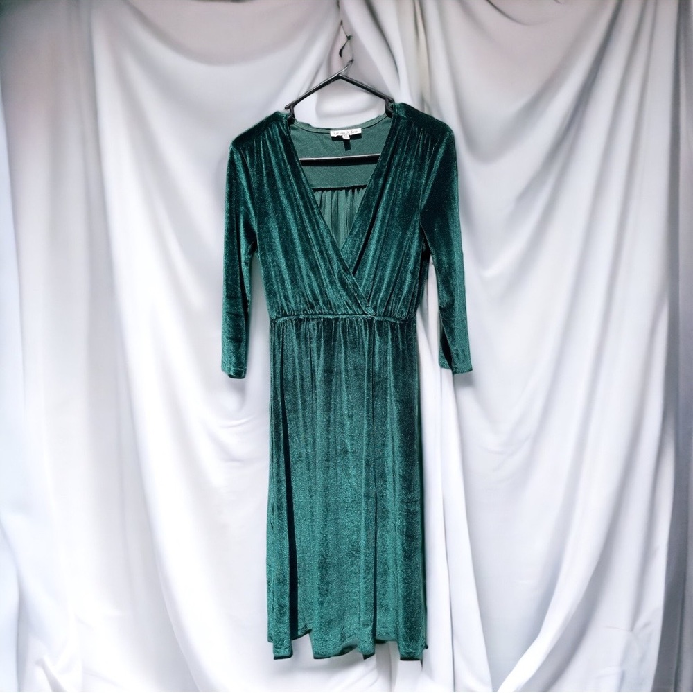 Morning Lavender Lucy 3/4 Sleeve Velvet Midi Dress/See and Be Seen/Forest Green